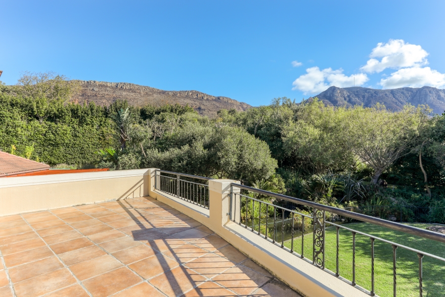 7 Bedroom Property for Sale in Zwaanswyk Western Cape